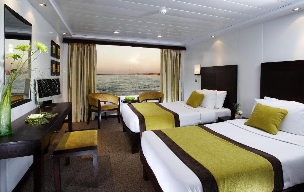 5 Days Nile cruise between Luxor and Aswan on Le Fayan
