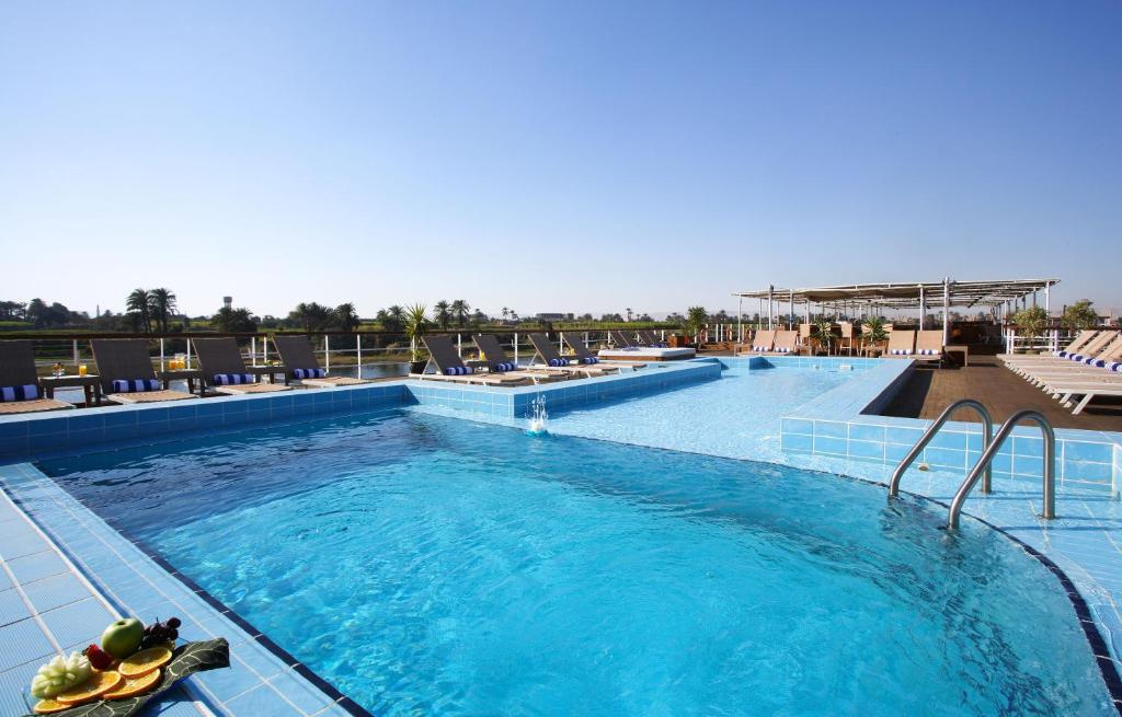 5 Days Nile cruise between Luxor and Aswan on Le Fayan