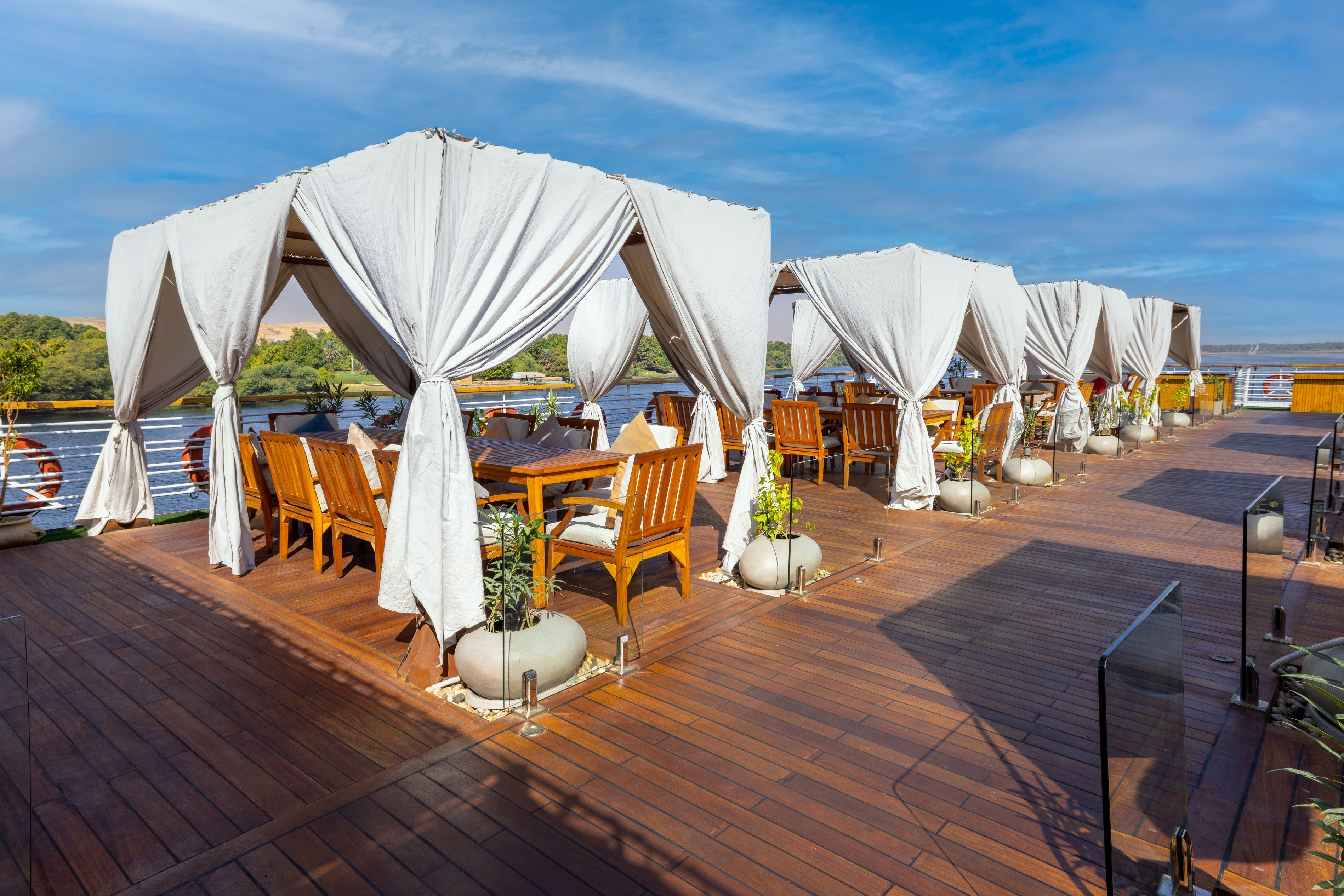 5 Days Nile cruise from Luxor to Aswan on Farah Nile cruise