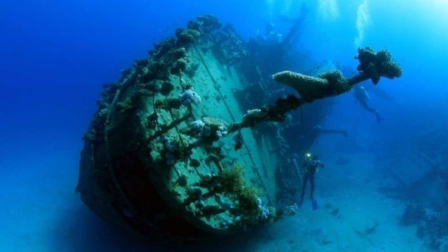 Scuba Diving Day trip from Makadi
