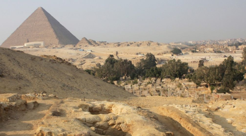 Tour to the Pyramids of Giza & Old bazaar from Port Said