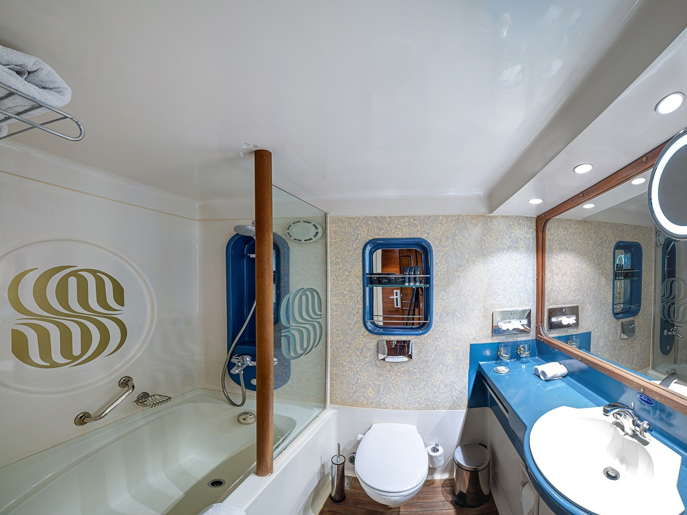 4 tägige Mondkreuzfahrt von Assuan nach Luxor mit der Sonesta Moon Cruise 4 tägige Mondkreuzfahrt von Assuan nach Luxor mit der Sonesta Moon Cruise