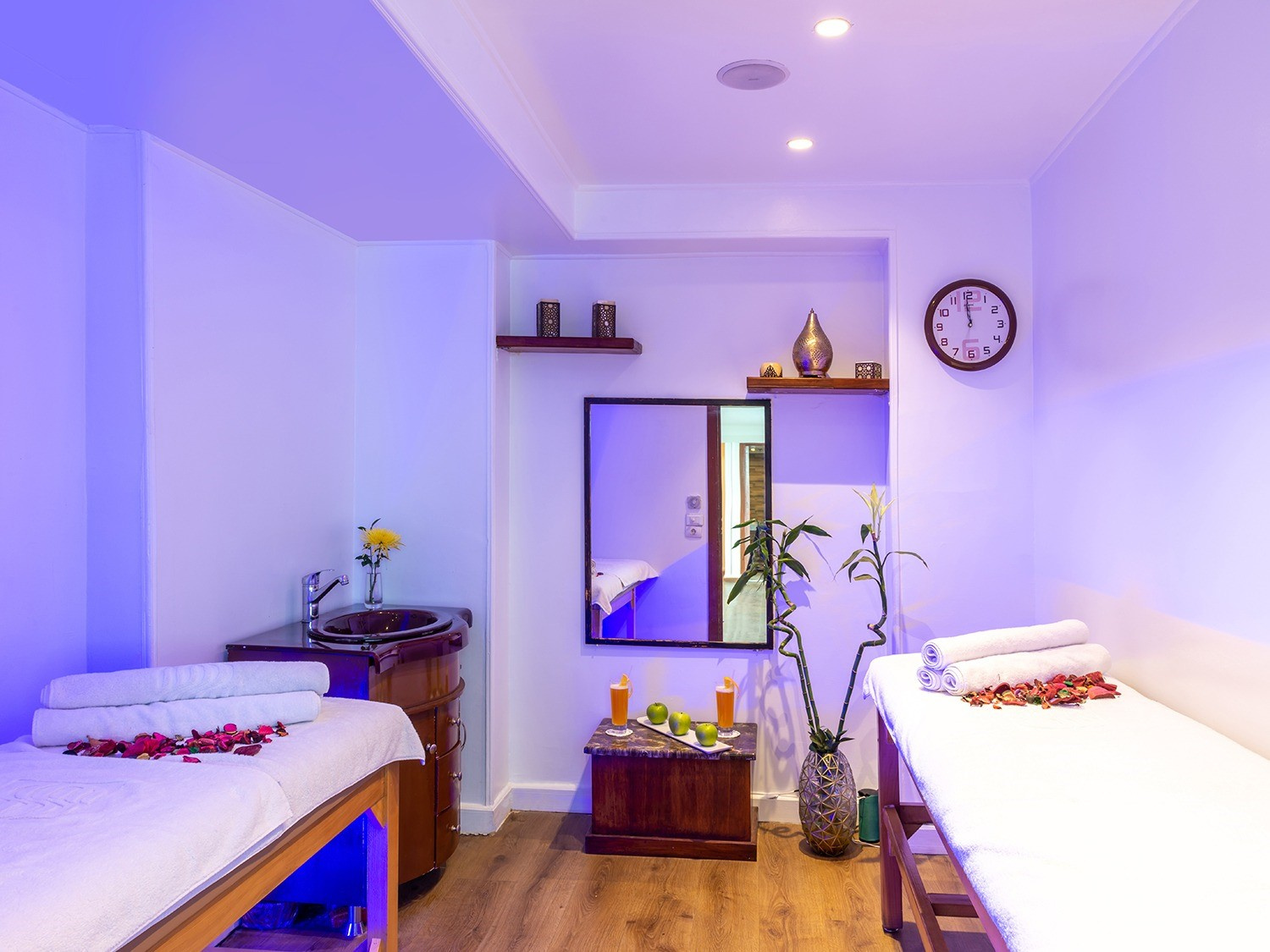 5 tägige Nilkreuzfahrt von Luxor nach Assuan mit Sonesta Nile Moon Cruise 5 tägige Nilkreuzfahrt von Luxor nach Assuan mit Sonesta Nile Moon Cruise