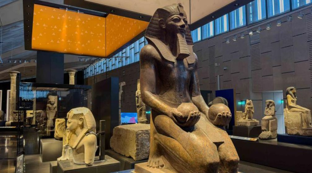 Ausflug zu den Pyramiden von Gizeh und zum Großen Ägyptischen Museum ab Hurghada