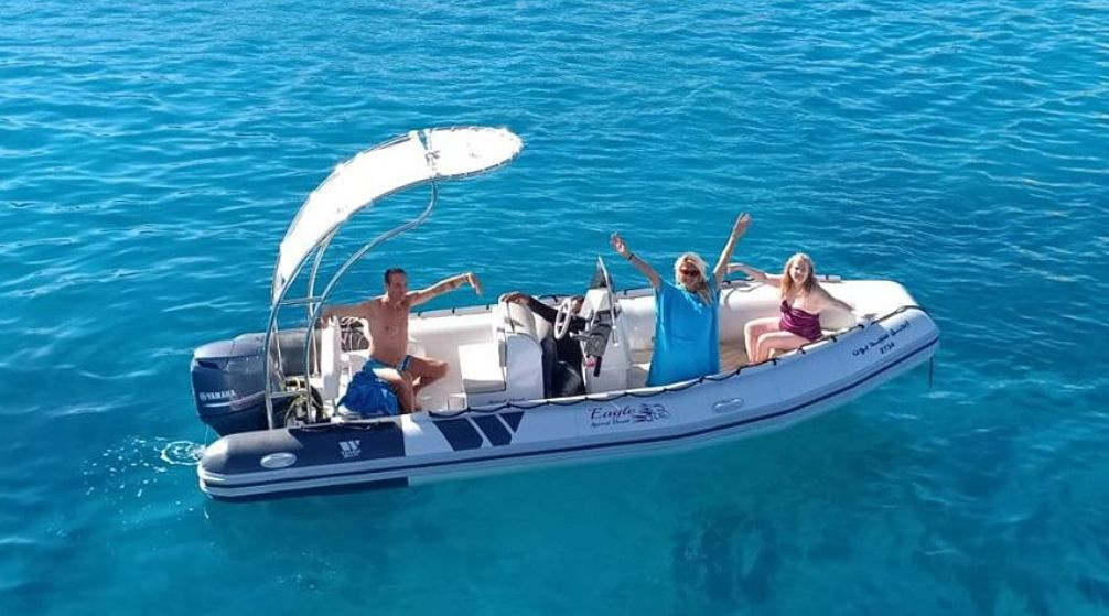 Suche nach dem Dugong in Marsa Alam mit dem Schnellboot
