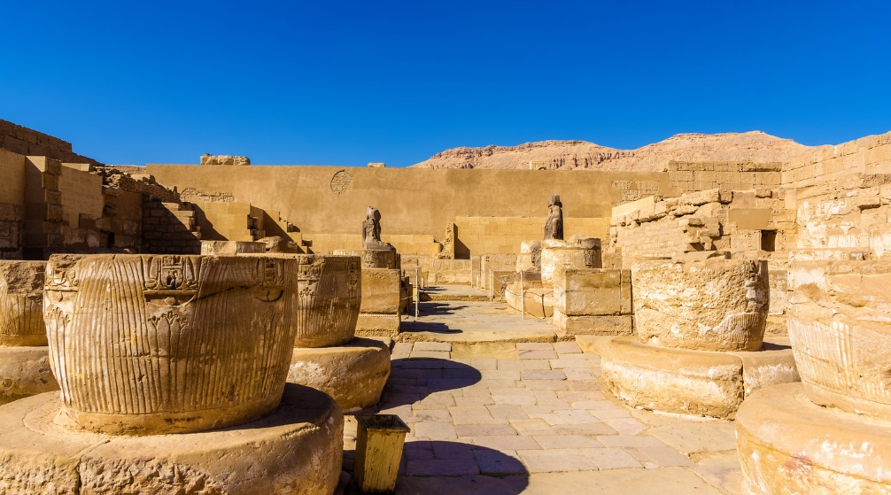 Tagesausflug zum Habu Tempel, ins Tal der Adligen und nach Deir el Madina