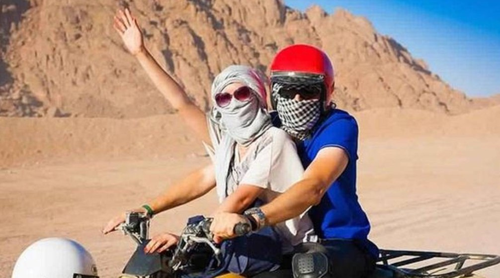 Wüstensafari bei Sonnenuntergang mit ATV Quad von Port Ghalib