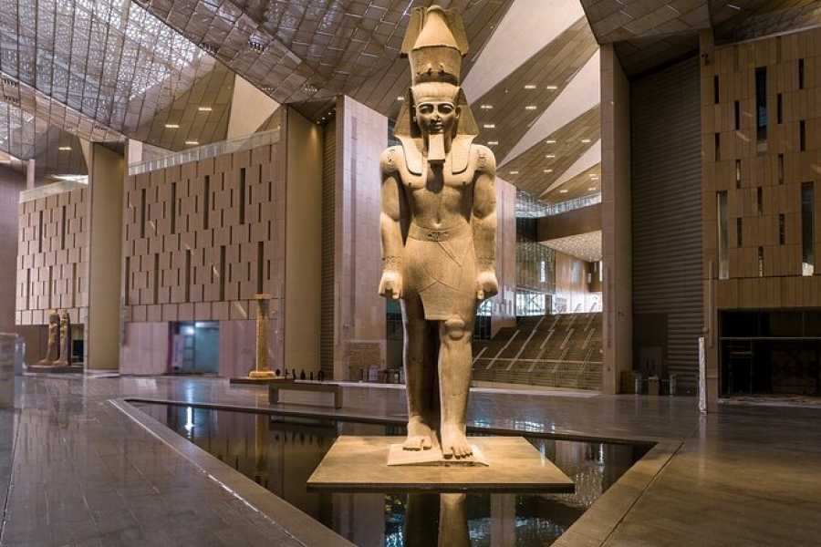 Visite des pyramides de Gizeh et du Grand Musée égyptien depuis Hurghada