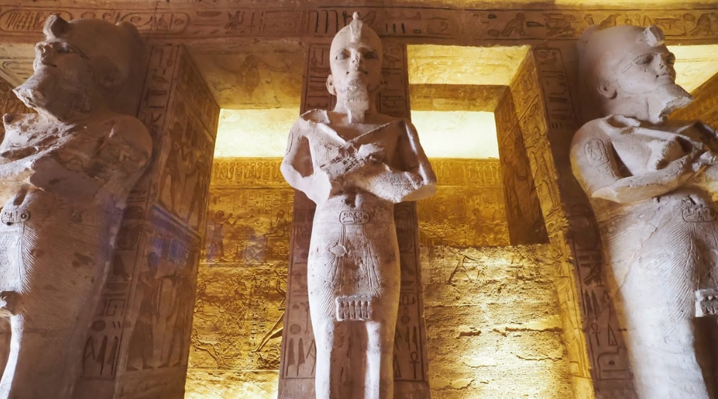 Dag excursie naar de Vallei der Koningen en de tempel van Koningin Hatsjepsoet Dag excursie naar de Vallei der Koningen en de tempel van Koningin Hatsjepsoet