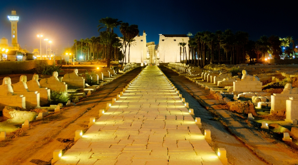 Karnak klank- en lichtshow vanuit Luxor Karnak klank en lichtshow vanuit Luxor