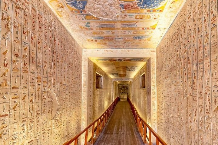 Dag excursie naar de Vallei der Koningen en de tempel van Koningin Hatsjepsoet