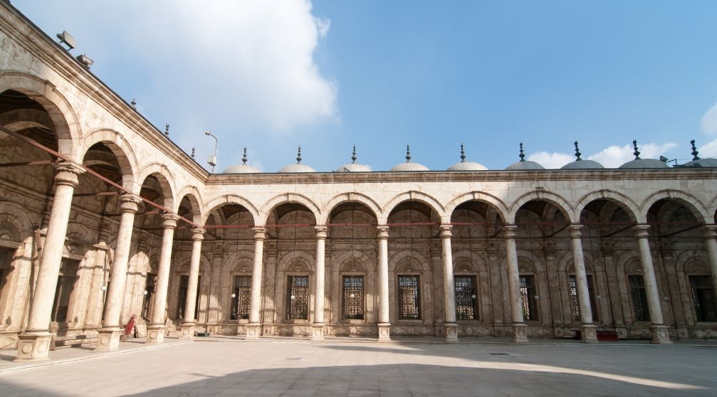 Excursão de um dia ao Museu Nacional da Civilização Egípcia e ao Cairo Copta Excursão de um dia ao Museu Nacional da Civilização Egípcia e ao Cairo Copta